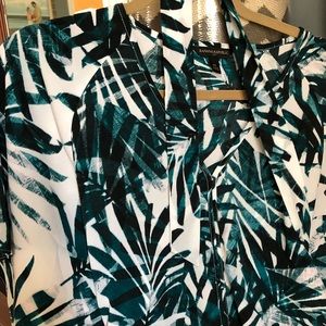 Pretty shorter, Bell sleeve blouse.